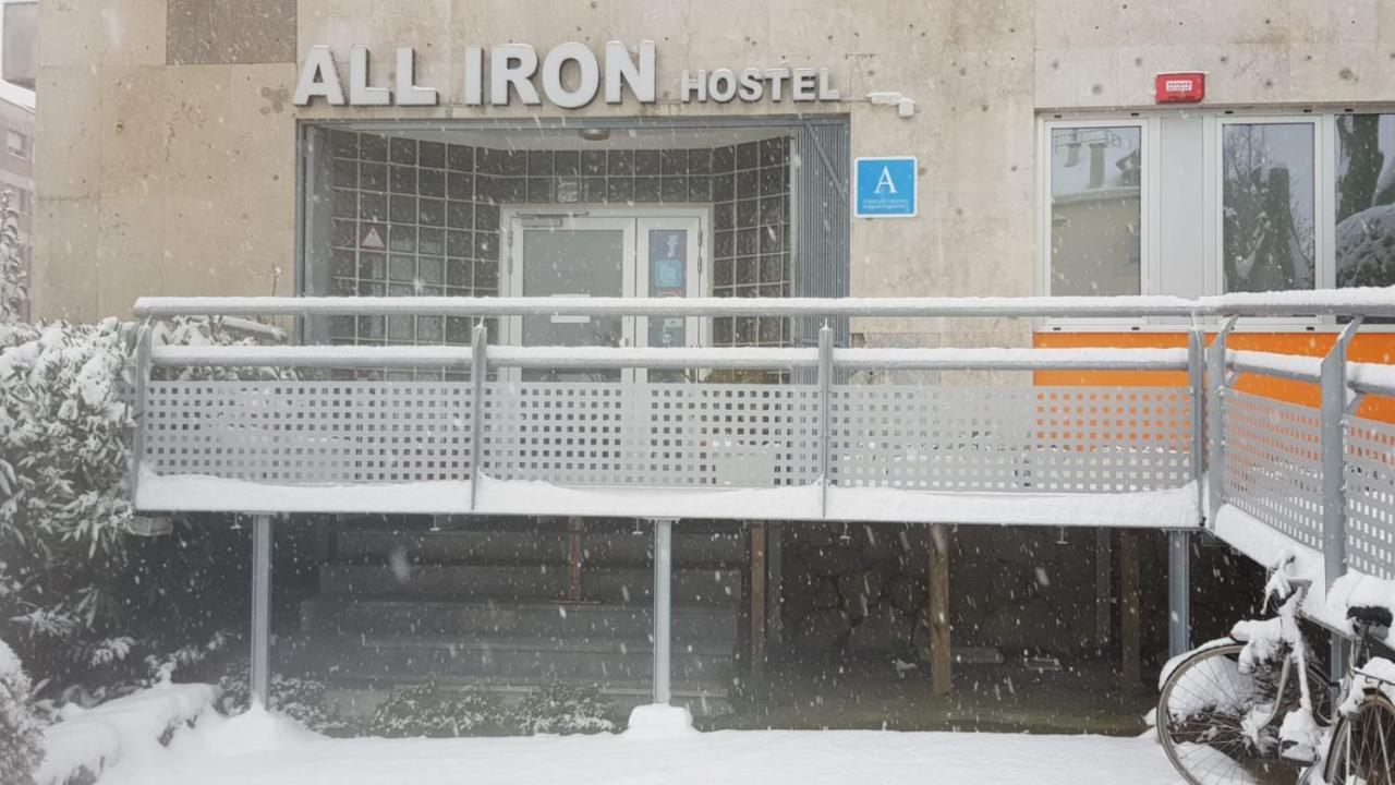 All Iron Hostel Bilbao Exteriör bild